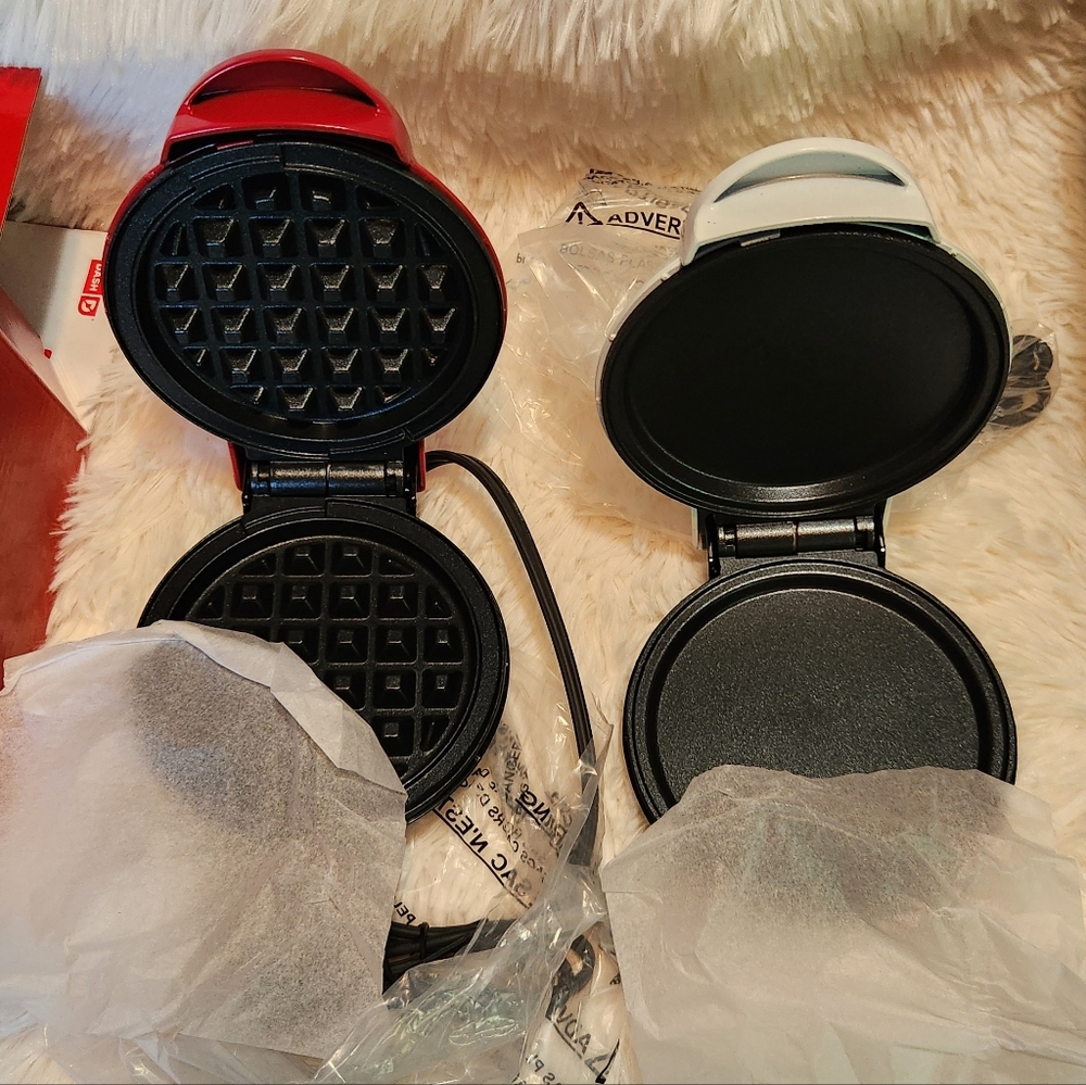 Dash Red and White Mini Waffle Maker Set
